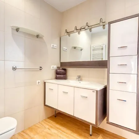 Sleeps 18 With Pool And Wifi Villa *