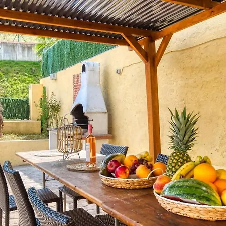 Sleeps 18 With Pool And Wifi